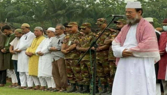 রাজশাহীতে চোখের জলে শেষ বিদায়, চিরনিদ্রায় শায়িত হলেন পাইলট তৌকির