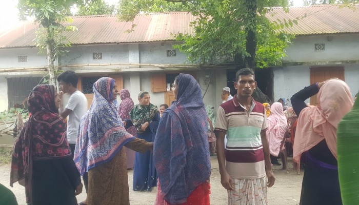 পুঠিয়ায় নিজ বাড়িতে সাপে কেটে হাজীর মৃত্যু