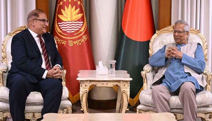 প্রধান উপদেষ্টার সঙ্গে পাকিস্তানের হাইকমিশনারের সাক্ষাৎ