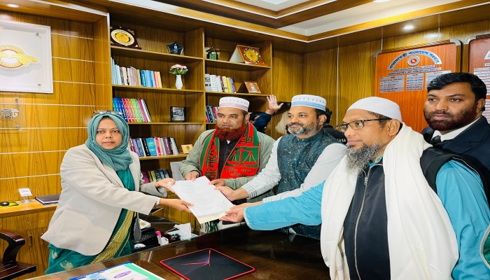 রাজশাহী-৫ আসনে মনোনয়নপত্র জমা দিলেন জামায়াত প্রার্থী মাওলানা মুনজুর রহমান