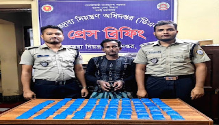 পাবনায় ১৩ হাজার ৮০০ পিস ইয়াবাসহ আটক ১