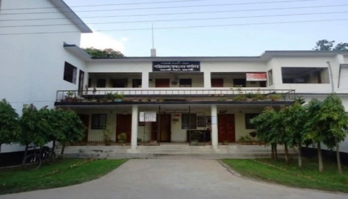 দালালমুক্ত হচ্ছে রাজশাহী বিভাগের সরকারি হাসপাতাল, কঠোর অবস্থানে স্বাস্থ্য পরিচালক