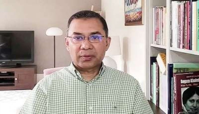 উত্তরায় বিমান দুর্ঘটনায় ক্ষতিগ্রস্তদের পাশে দাঁড়ান