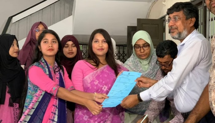 রাকসু নির্বাচনের মনোনয়নপত্র বিতরণ শুরু