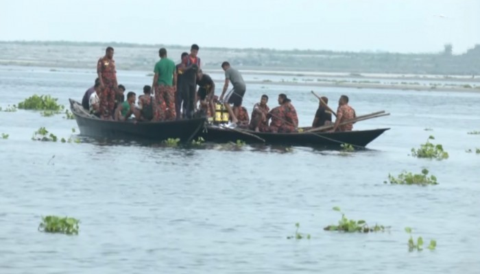 গোদাগাড়ীর পদ্মা নদীতে নৌকাডুবিতে একজনের মৃত্যু, দুজন নিখোঁজ