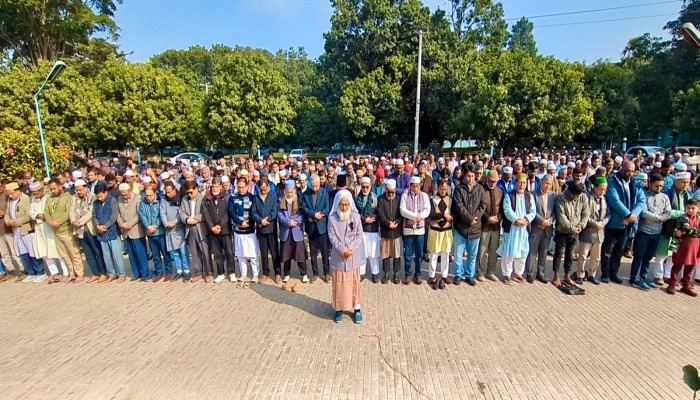 রাজশাহীতে সাবেক প্রধানমন্ত্রী বেগম খালেদা জিয়ার মৃত্যুতে গায়েবানা জানাজা অনুষ্ঠিত