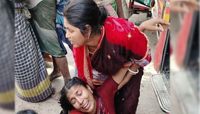 শৈলকুপায় বজ্রপাতে অপু বিশ্বাসসহ বাবার মৃত্যু