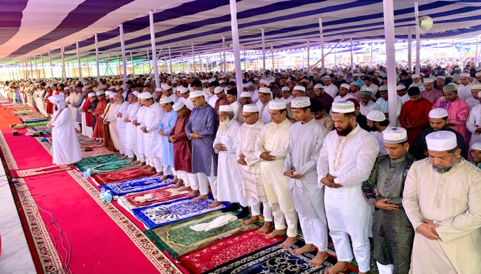 রাজশাহীতে ঈদুল আজহার প্রধান জামাত অনুষ্ঠিত